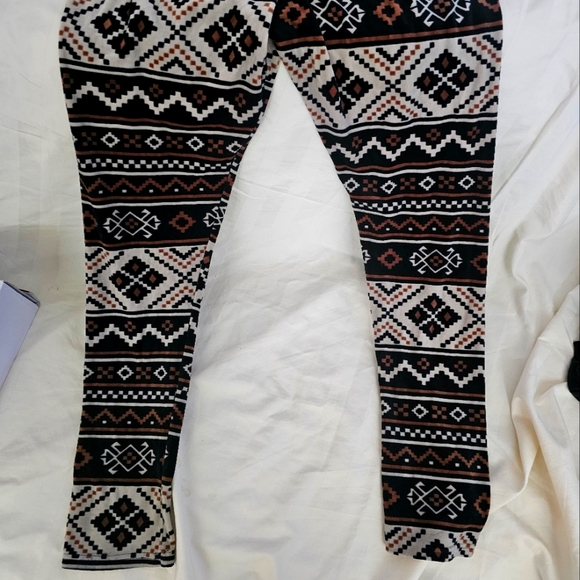 No Boundaries Pants - Large NO BOUNDARIES multi color pattern for fall and winter